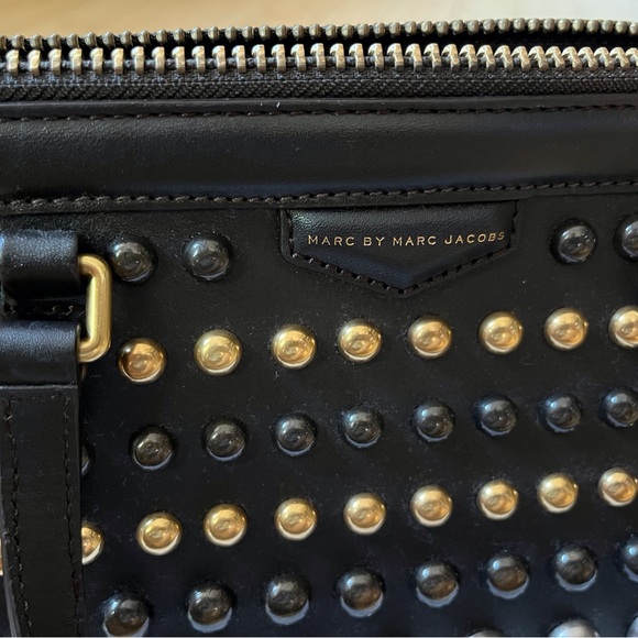 Marc By Marc Jacobs Black and Gold Crossbody Bag - Picture 4 of 5